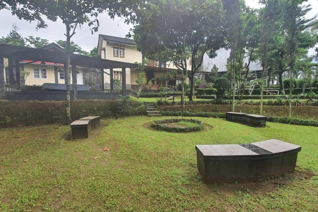 Villa Utama Yedidah Bogor